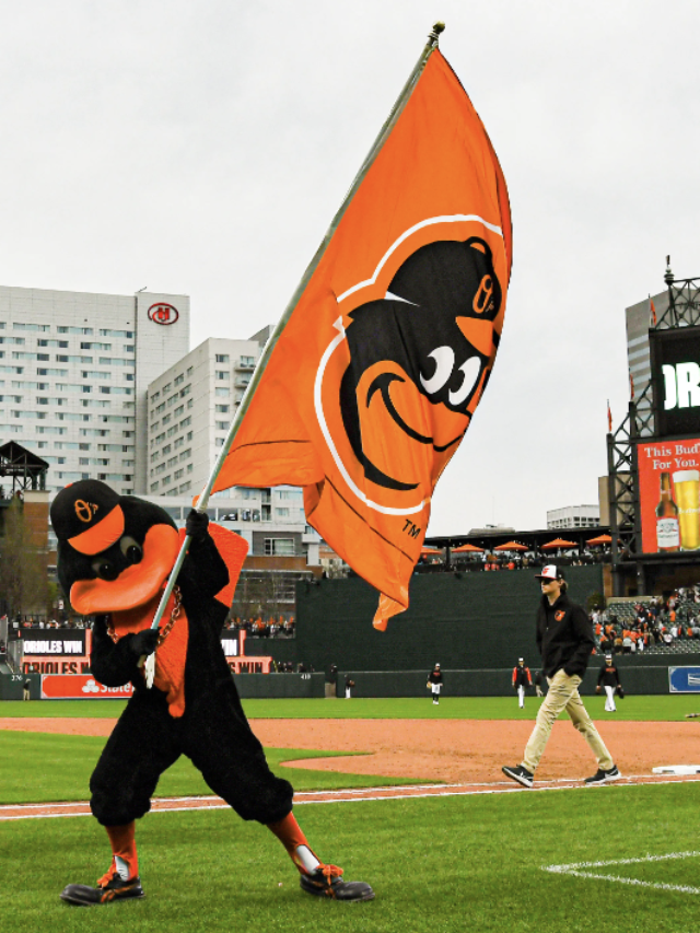 Uras leads Orioles over Yankees 7-6 with bat and glove.